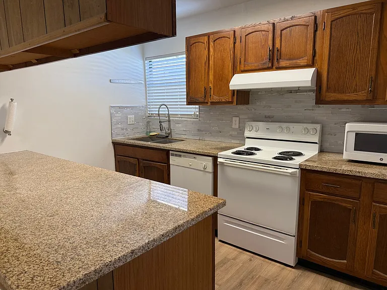 M-107 2811 S.W. Archer Rd. — Photo 6