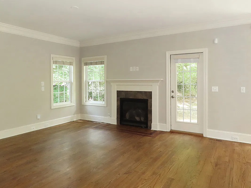 5 bed, 2000 sqft, $5,370 — Photo 3