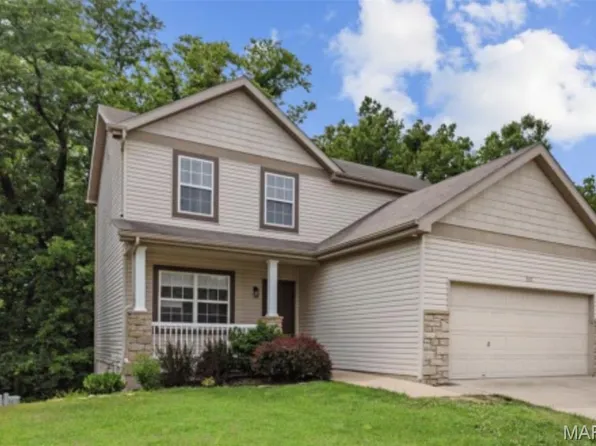 526 Springhurst Pkwy, O'Fallon, MO 63368