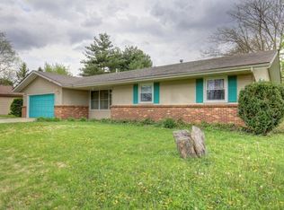 906 S Adams St, Philo, IL 61864