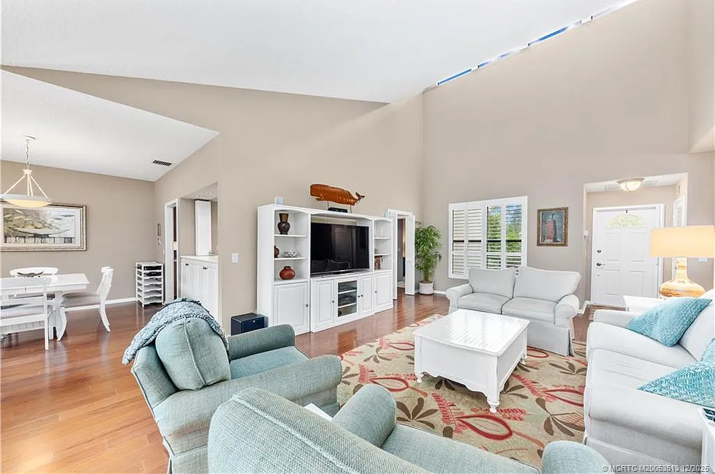 2 bed, 2.0 bath, 1498 sqft, $8,500 — Photo 4