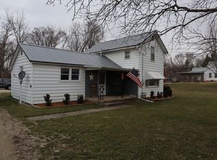 310 S Main St, Tampico, IL 61283