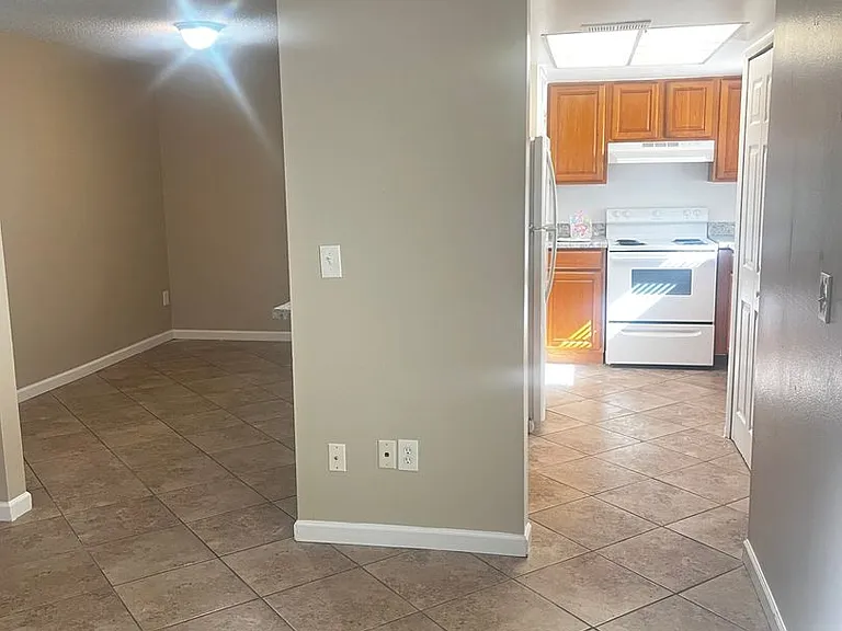 Spring Garden Apartments — Photo 4