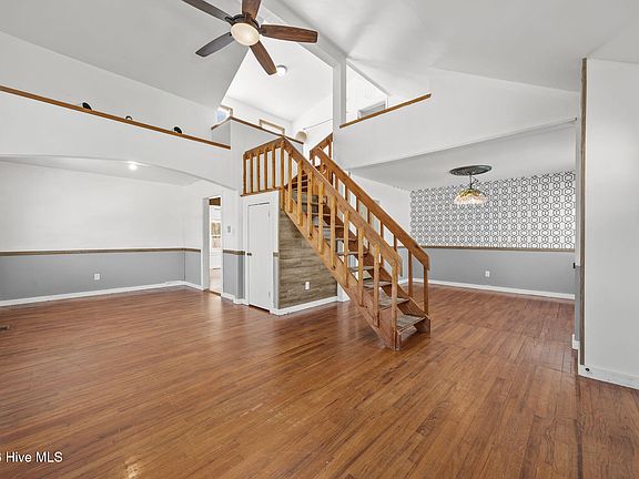 3rd image of 213 Virginia Avenue