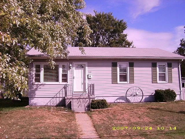 312 E 2nd St photo 1
