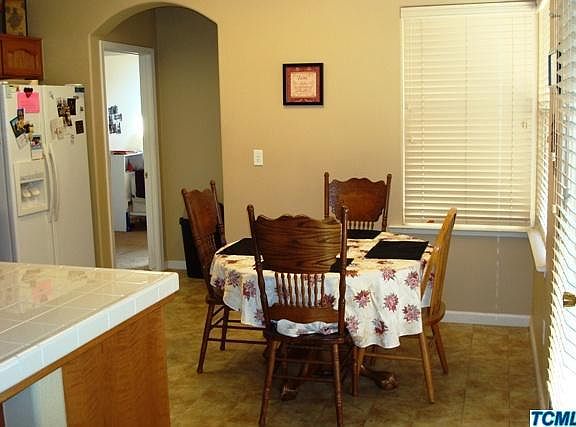 5th image of 733 W Anissa Street