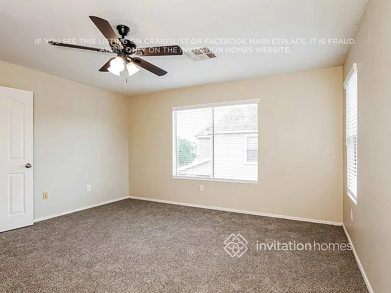 7421 S 40th Ln — Photo 9