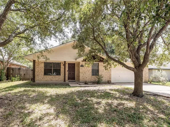 3304 Dallis Dr, College Station, TX 77845