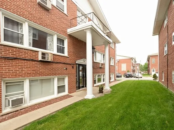 10105 Hartford Ct, Schiller Park, IL 60176