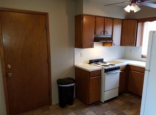 2327 W 4th St #4, Cedar Falls, IA 50613