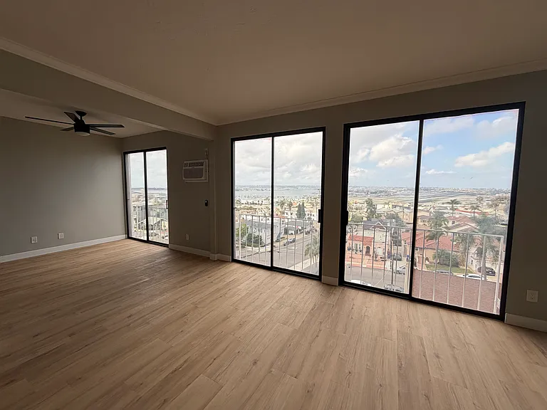 2410 Albatross St #12 — Photo 8