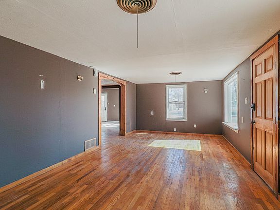 5th image of 909 Catalina Ln