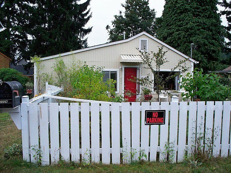 Front of yard, house