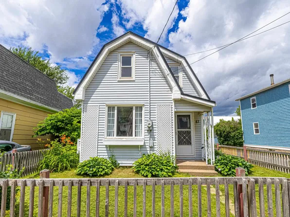 47 Douglas St, Charlottetown, PE C1A 2J3