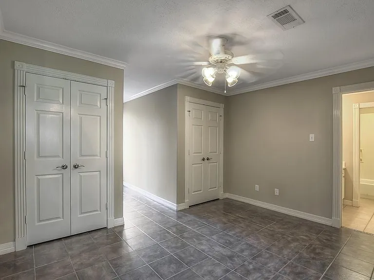10819 Lake Windcrest — Photo 34