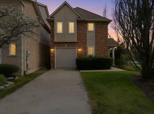 876 Golf Links Rd #1, Hamilton, ON L9K 1M7