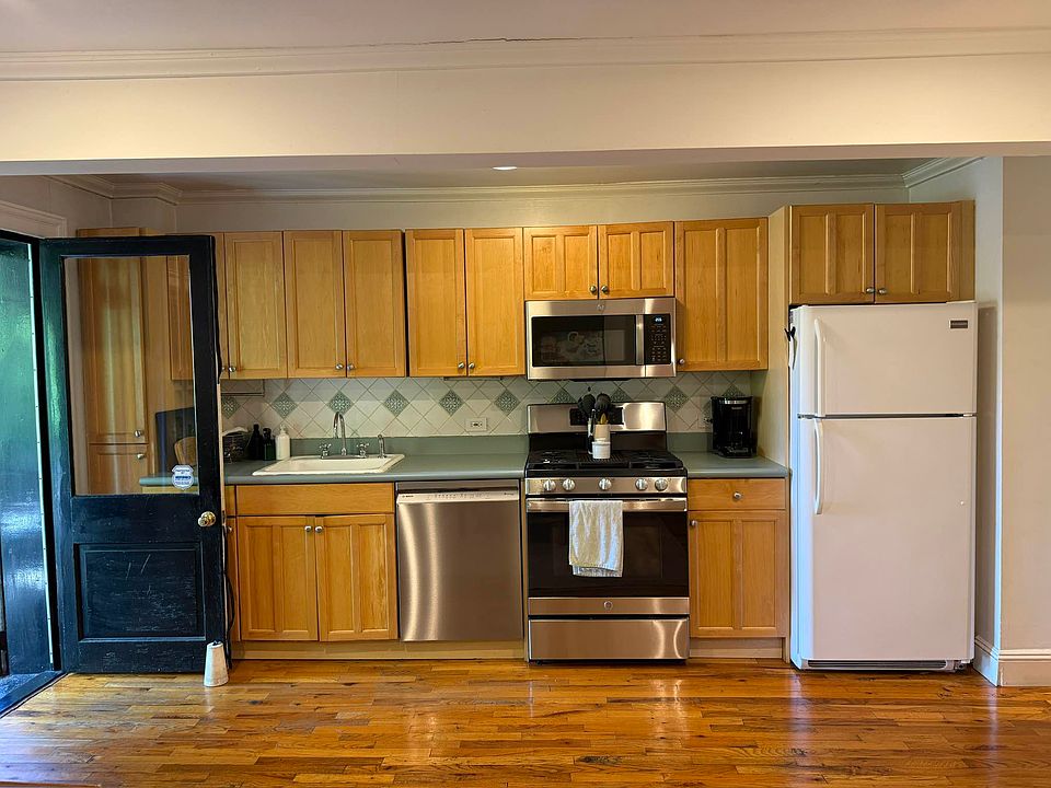 1st image of 244 Wyckoff St