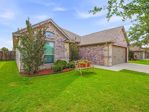 2nd image of 123 Donna Cir