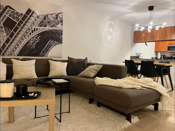 1200 Brickell Bay Dr, Miami, FL