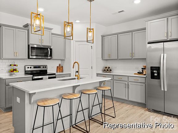 3rd image of 397 Drawbar Dr #128