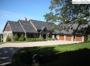 733 Dogwood Ln, Blowing Rock, NC 28605
