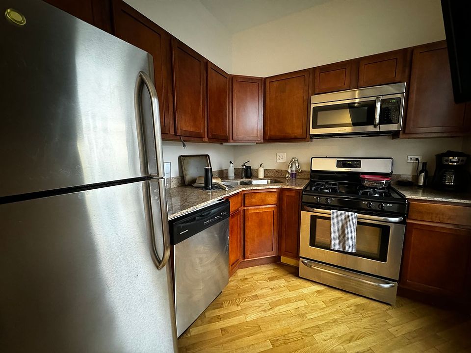 1st image of 2746 W Le Moyne St #2