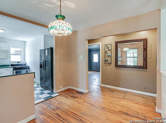 5th image of 1518 Beacon Ave