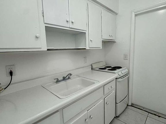 5th image of 2451 NW 13th Ct #5