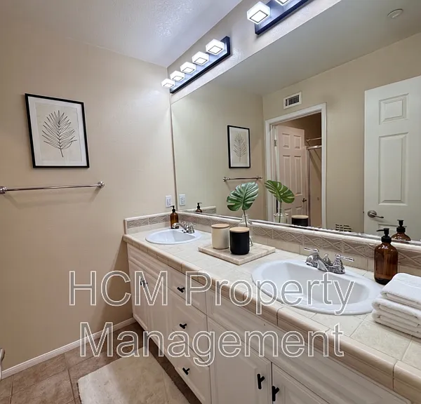 8043 E Loftwood Ln — Photo 24