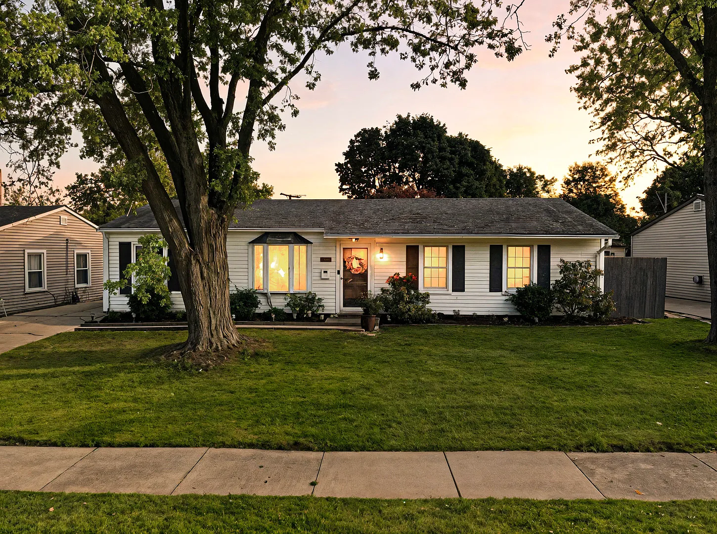 1005 S Park Blvd photo 1