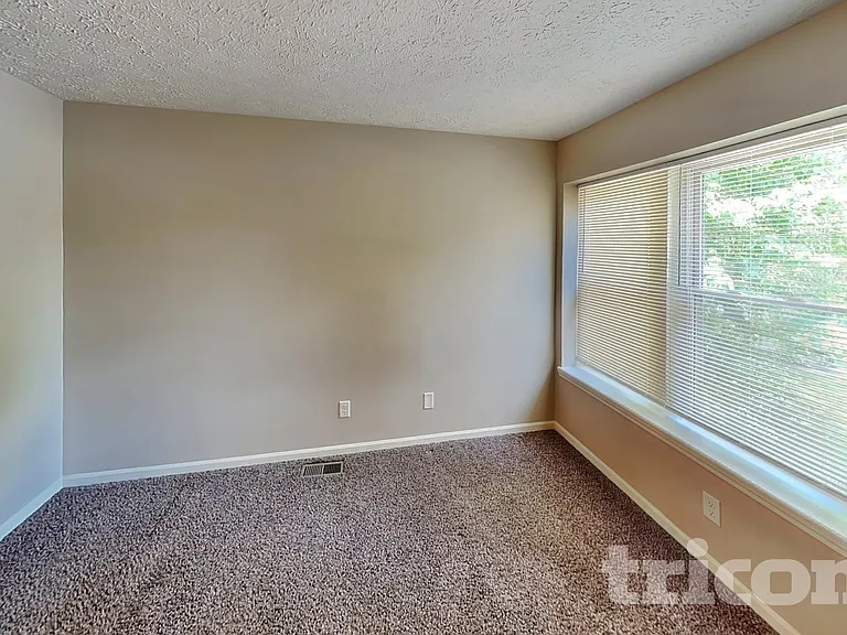 6907 Tartan Ct — Photo 8