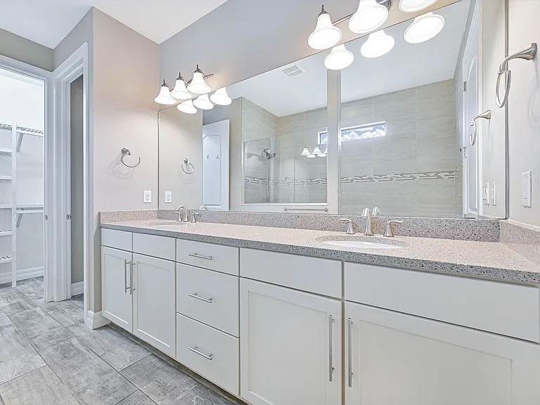 14589 Laguna Dr — Photo 20