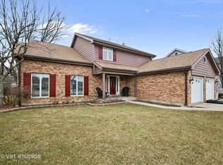 1210 E Waverly Pl, Arlington Heights, IL