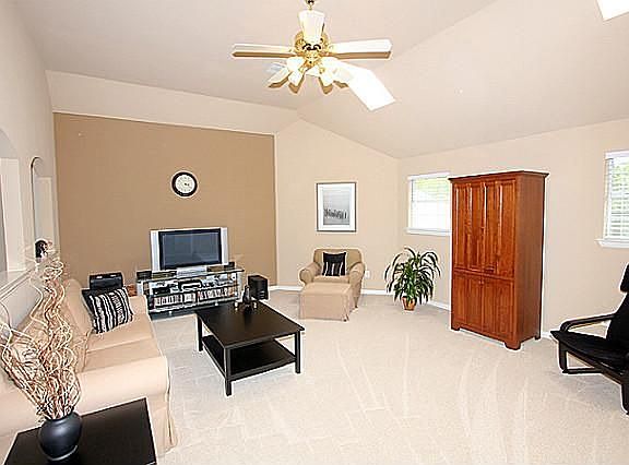 5th image of 1816 Lacey Oak Ln