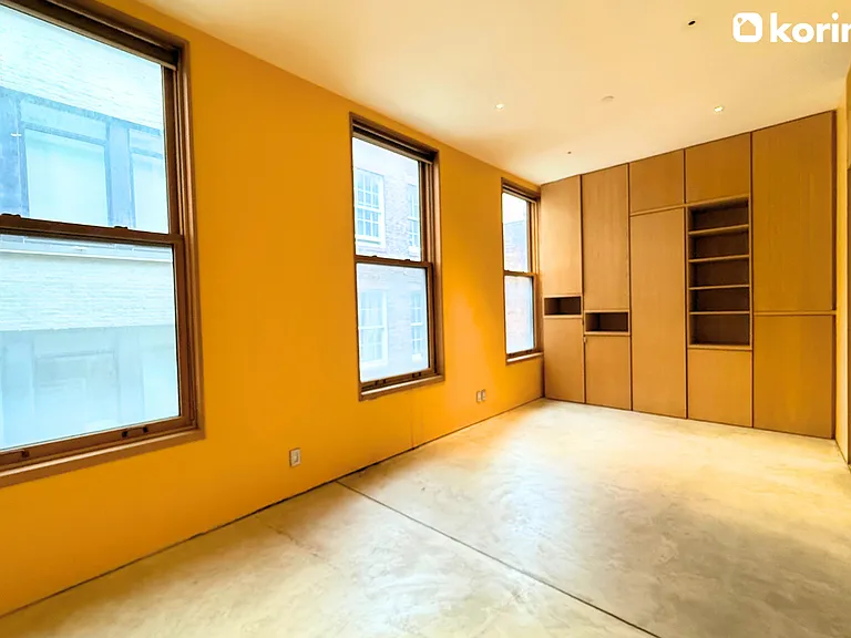 75 Warren St #R — Photo 17