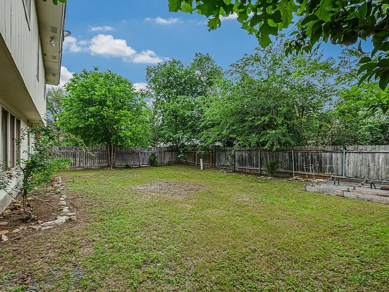 17607 Klamath Falls Dr — Photo 26