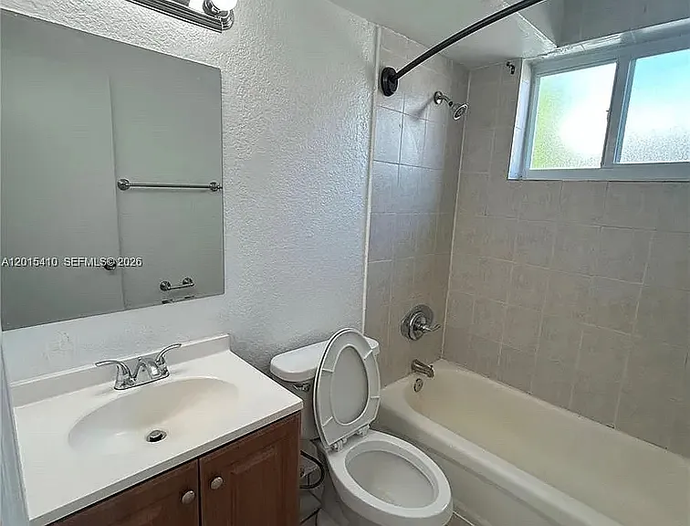 5814 NE 4th Ct #3 — Photo 9