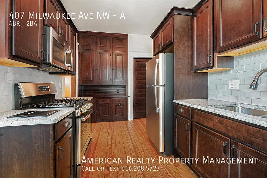 407 Milwaukee Ave NW — Photo 2