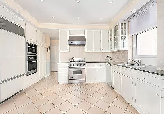 4th image of 25 E End Ave #7E