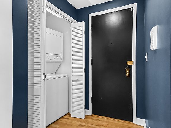 2nd image of 1524 W Fargo Ave APT 2S