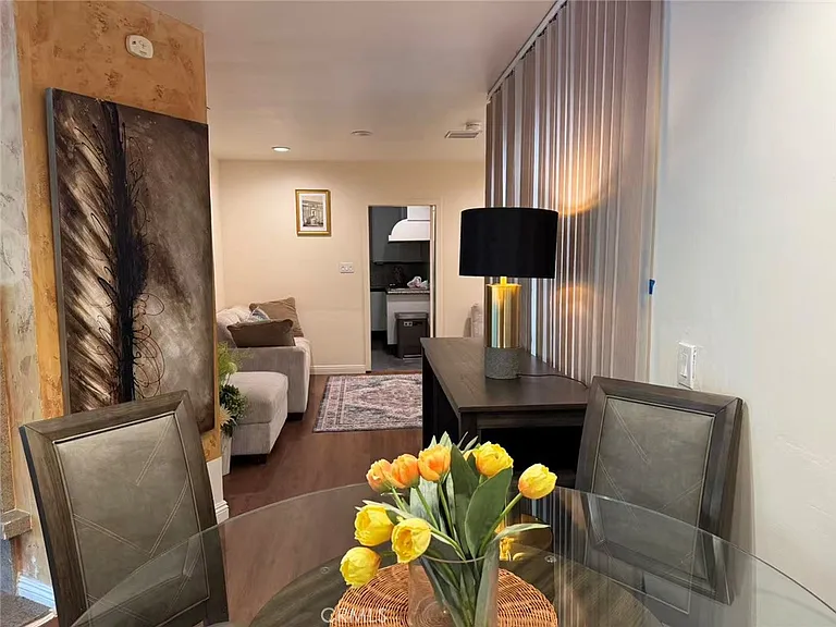 2500 Benedict Canyon Dr — Photo 3