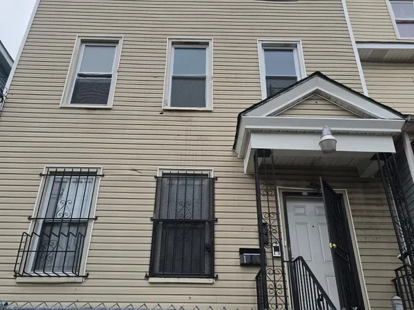 788 S 19th St, Newark, NJ