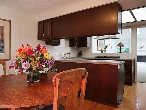 3rd image of 1314 Evergreen Park Dr SW