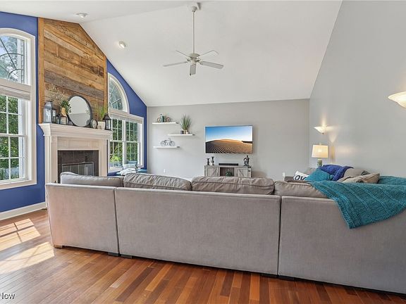 4th image of 1197 Spafford Dr