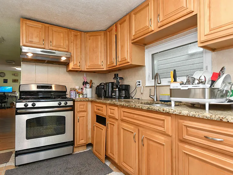 26 Charles St #1 — Photo 9