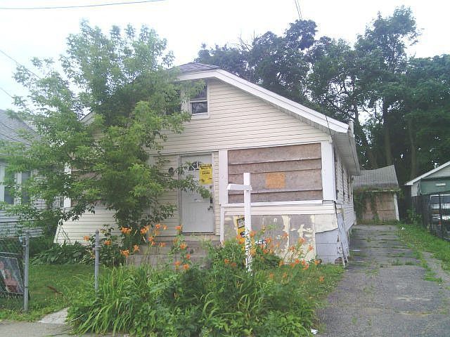 1st image of 108 E Pennywood Ave