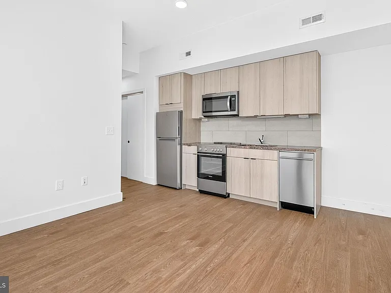 1731 Kalorama Rd NW #203 — Photo 11