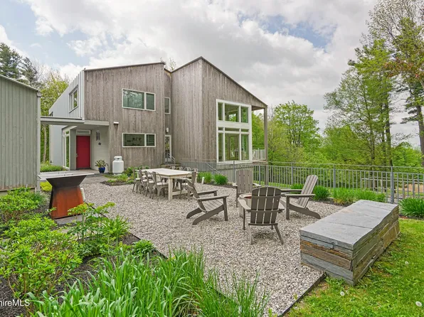 103 Long View Dr, Becket, MA 01223