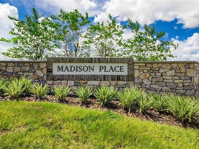 338 Madison Dr — Photo 3