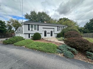 2 Arnold St, Riverside, RI 02915